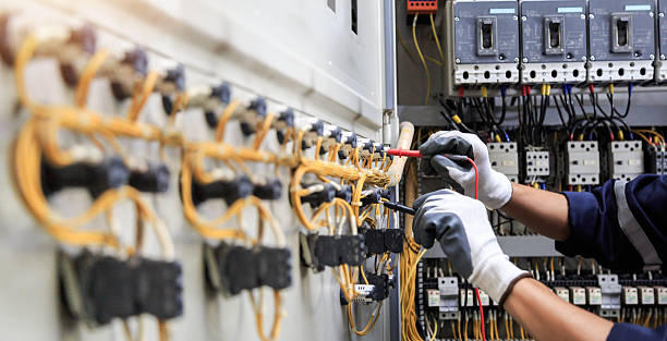 Professional Electrician technician working in River Ridge, LA